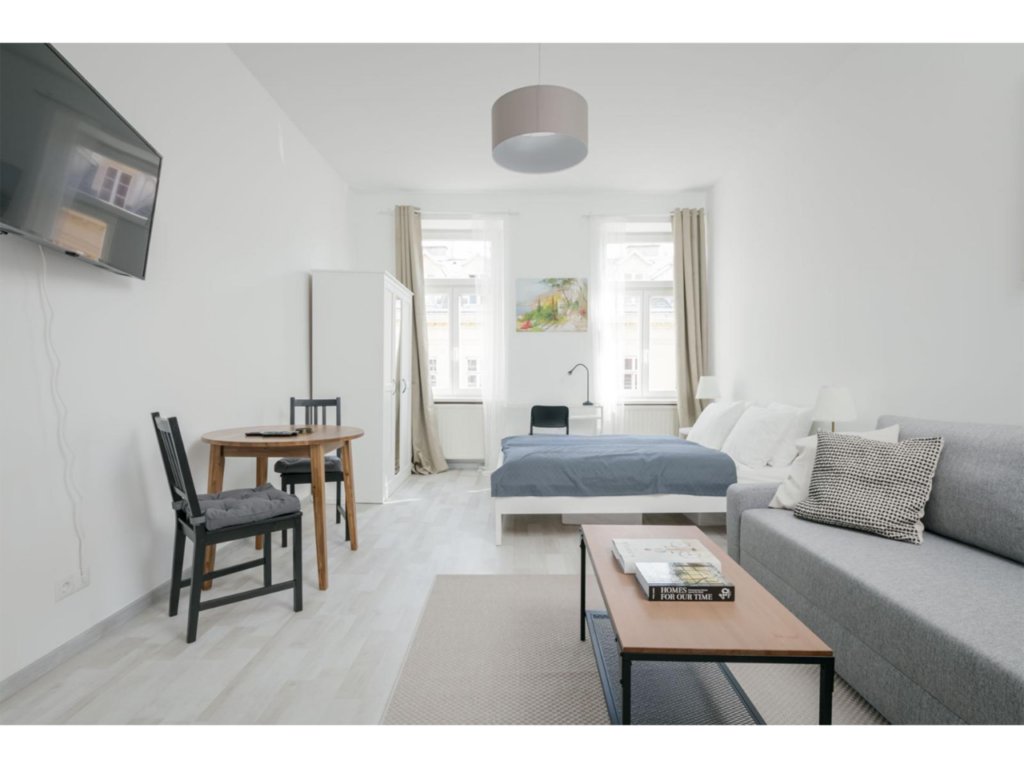 Traditional Studio by Metro, Quiet & Central, Ap. 15