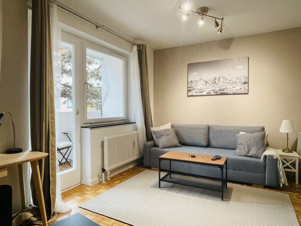 Central Station with sunny Balcony, quiet, Ap. 08